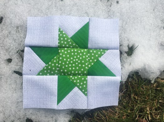 2018-03-30 Wonky Star dunkelgrün